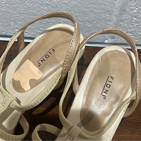 Fioni Size 6 Women’s Sandal Strapped Heels w/ Original Box - Picture 6 of 6
